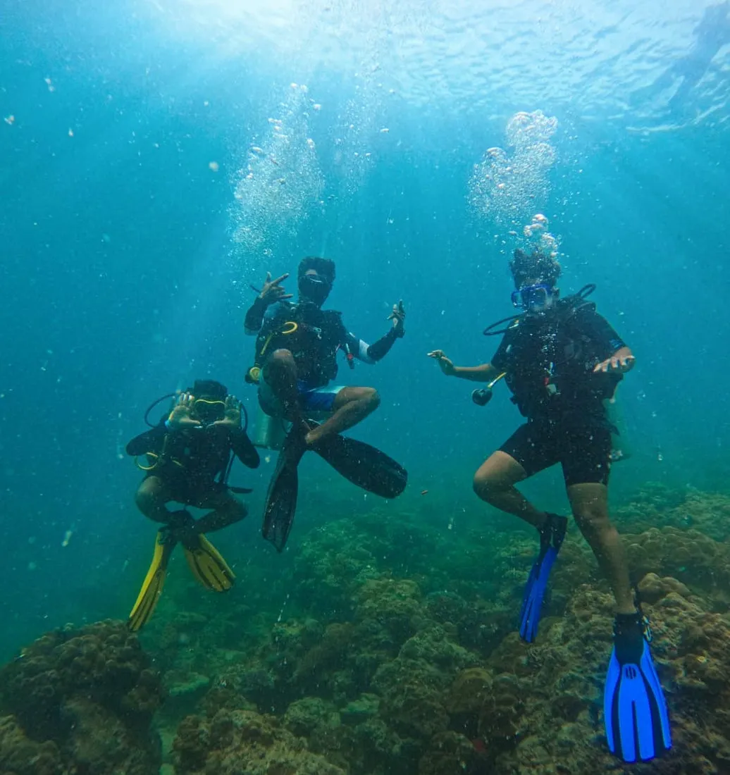 Divers ready for their Open Water certification, Seahawks SCUBA